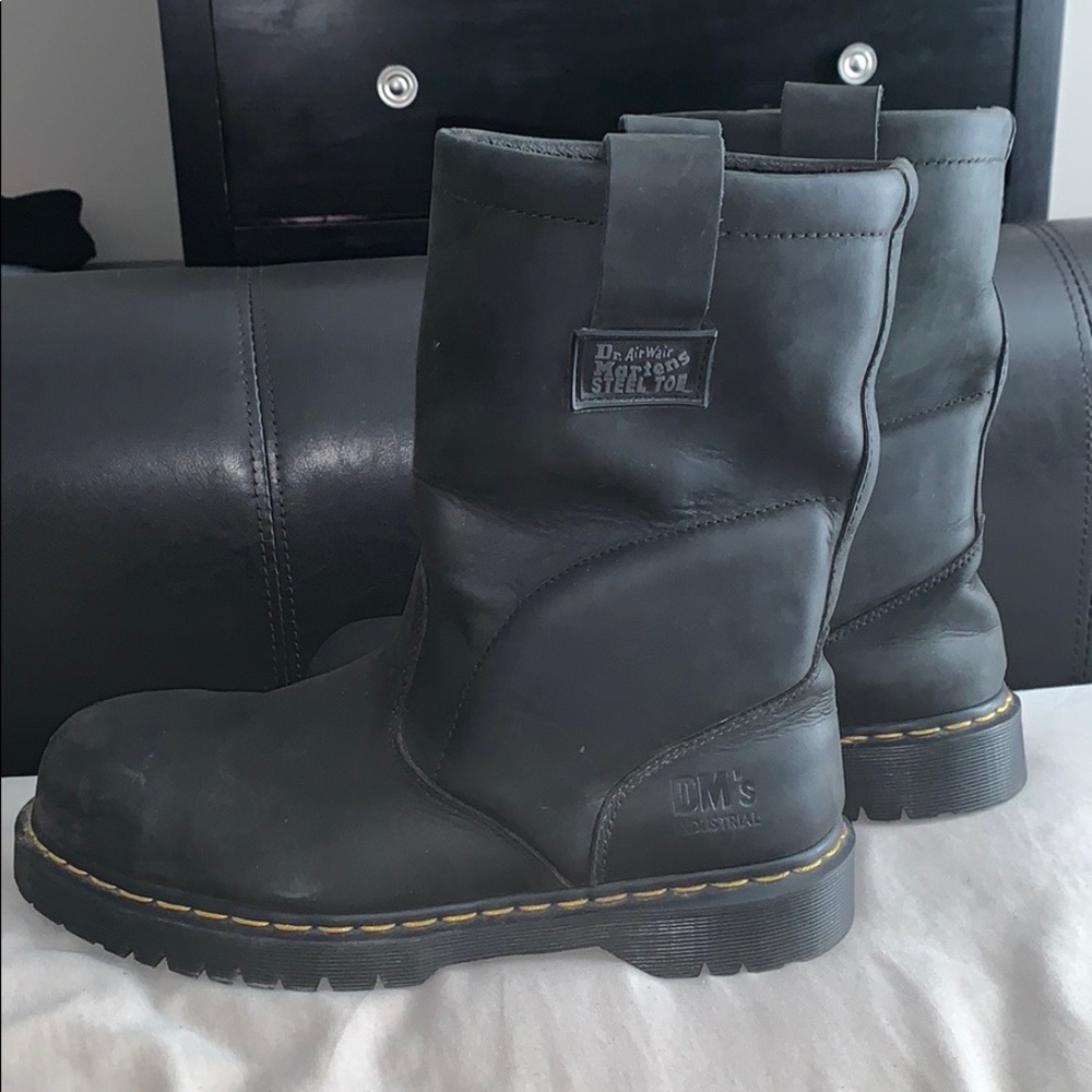 Men’s Dr Airwair Martens steel toe boots